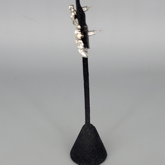 Rhinestone Silvertone Glamour Prom, Evening Necklace and Earrings Set - Picture 9 of 10